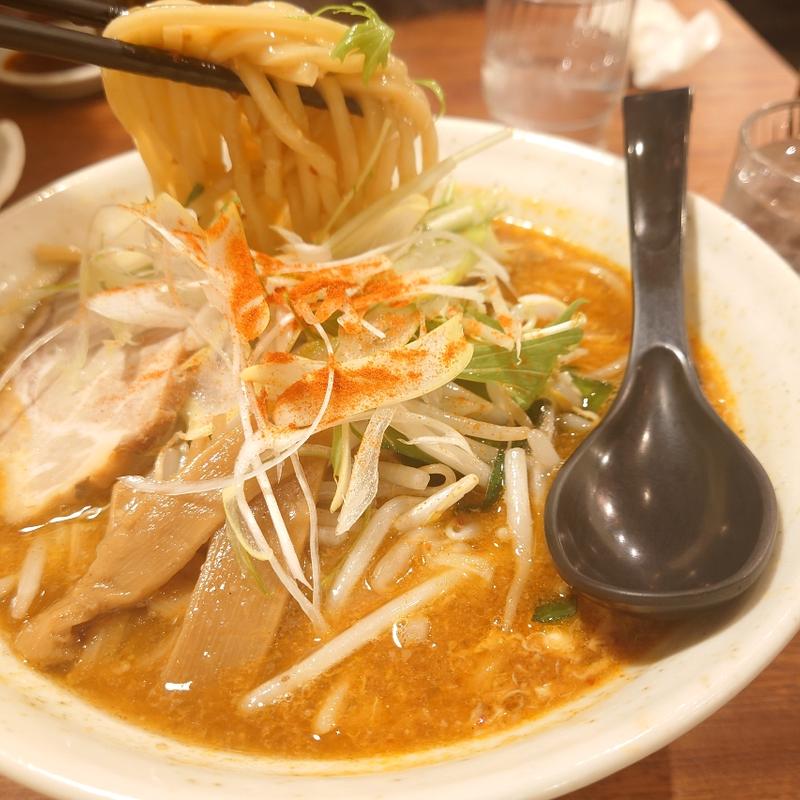 牛だし旨辛そば(まんまる)