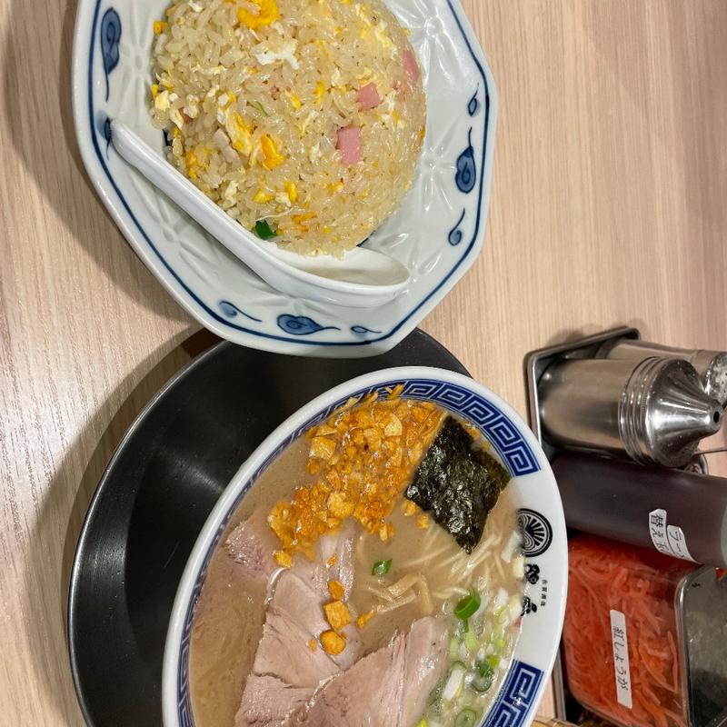 ラーメン(並)焼きめし(並)セット+ニンニクチップ(ラーメン陽向 二章 健軍)