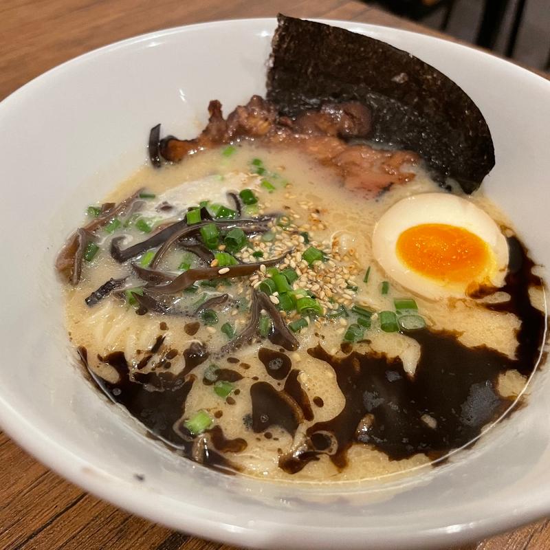 豚骨ラーメン(麺処 the中中 光の森 菊陽町 深夜らーめん)