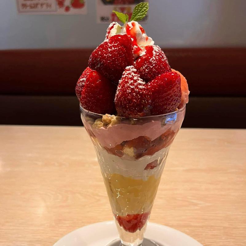 あまおうサンデー(デニーズ 渋谷公園通り店 （Denny’s）)