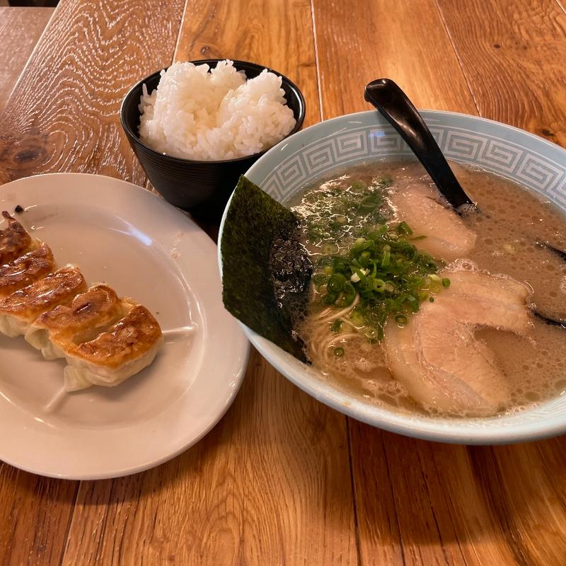 博多とんこつ(博多ラーメン 一燈灯)