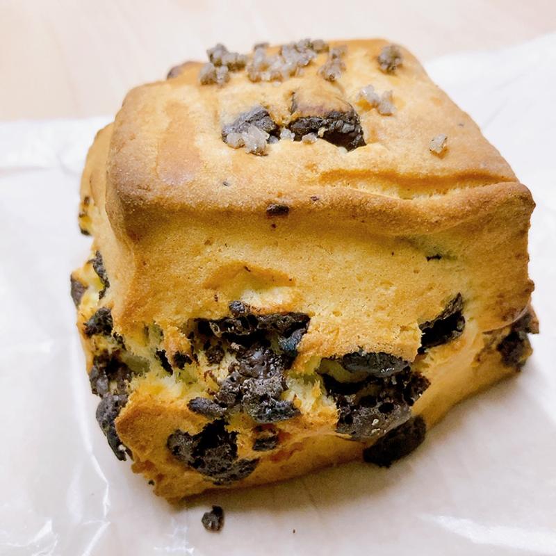 塩チョコスコーン(Swinging Bird Kitchen)