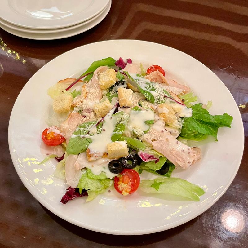 グリルチキンサラダ(フィネガンズ・バー＆グリル （Finnegan’s Bar＆Grill）)