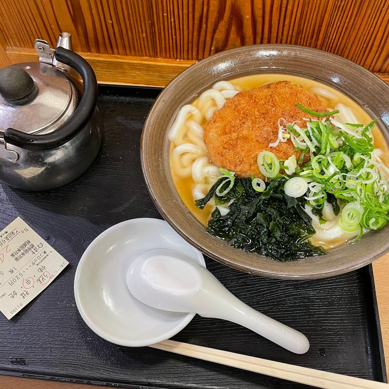 コロッケうどん(牧のうどん 博多バスターミナル店)