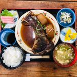 煮付け定食(寿司と魚料理魚々や )