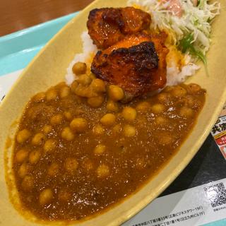 タンドリーチキンとひよこ豆カレー(Qasis)