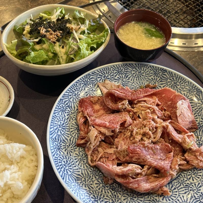 和牛ミルフィーユロースランチ(カルビ屋大福 )