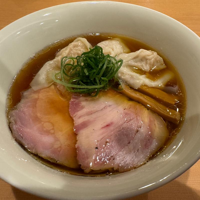 わんたん醤油らぁめん(らぁめん 倉井)