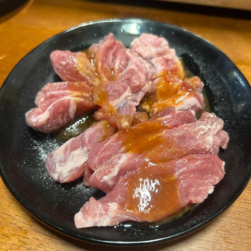 カシラ(ホルモン焼き 廿廿 （じゅうじゅう）)