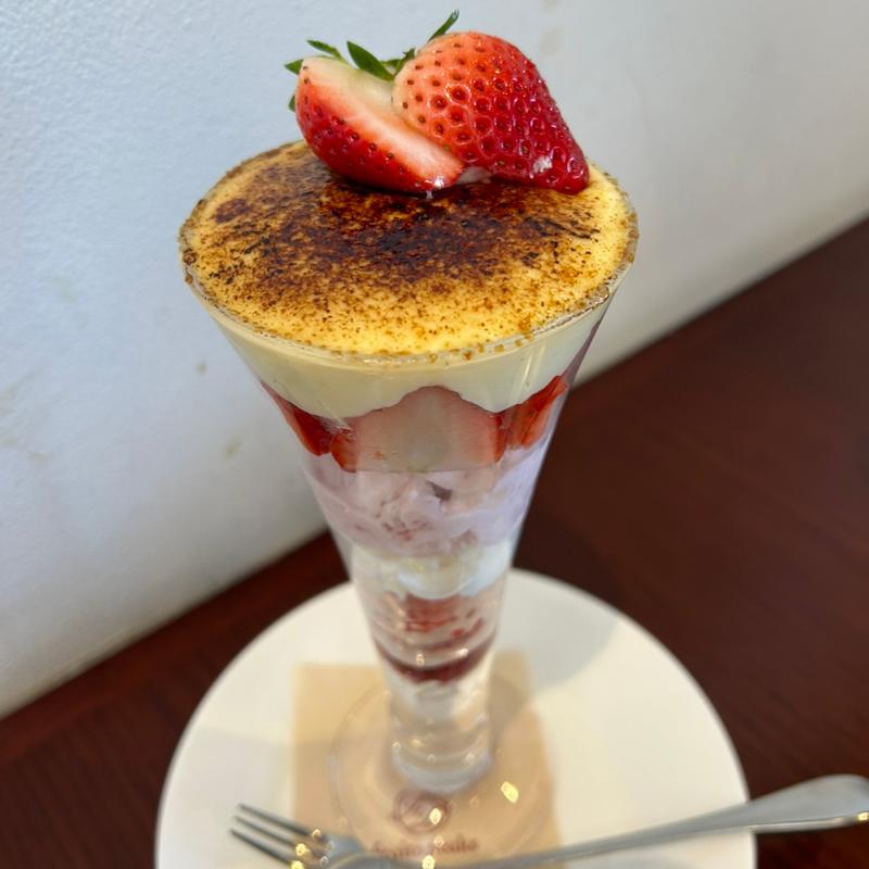 とちおとめのブリュレパフェ(フルーツピークス つくば店)