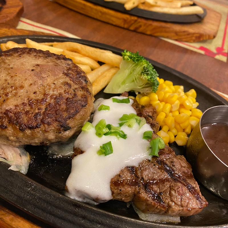 黒×黒ハンバーグ＆アンガスサーロインステーキ(ロイヤルホスト池田天神店)