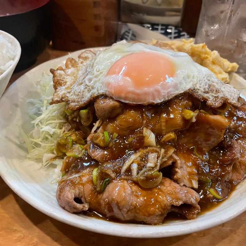 生姜焼き定食＋目玉焼き＋レモンサワー(とん金)