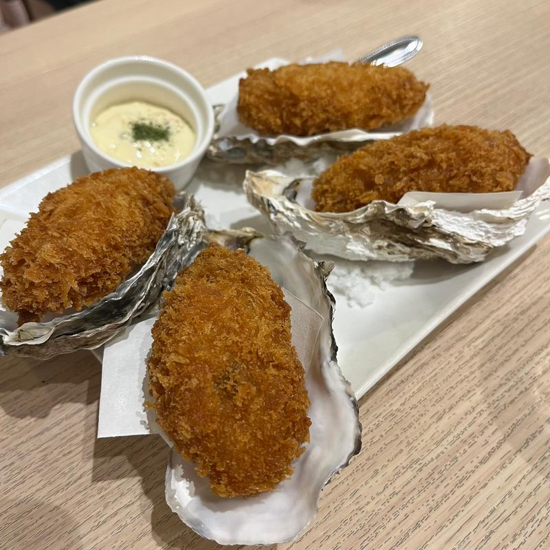 生牡蠣食べ比べ(ブランド生牡蠣と極み牛タン〜おいすたん〜関内横浜)