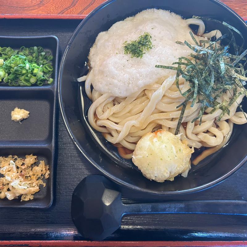 半熟玉子天とろろぶっかけうどん(さぬきうどん ○讃 （まるさん ○さん）)