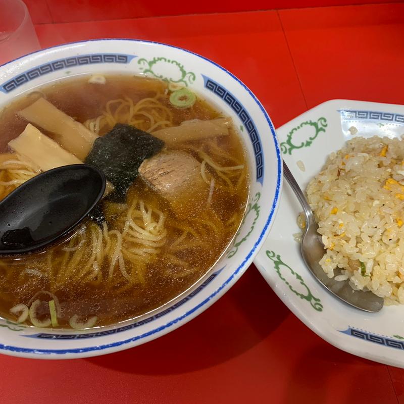 ラーメン　半チャーハン(伊峡)