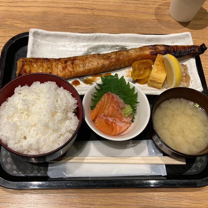 長いパラス焼き&サーモン刺身定食(函館炉端焼きしげぞう)