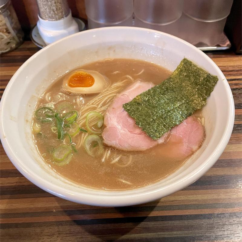 濃厚とんこつラーメン(ラーメン かなで食堂 )