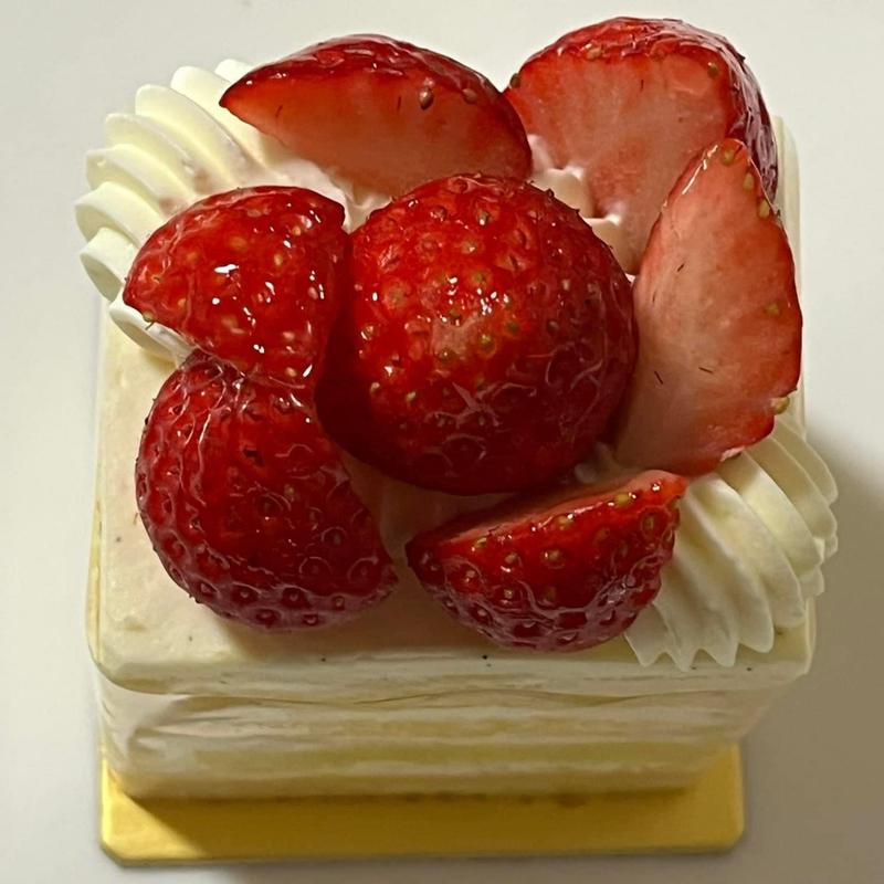 有機バニラと苺のショートケーキ(RIVA chocolatier)