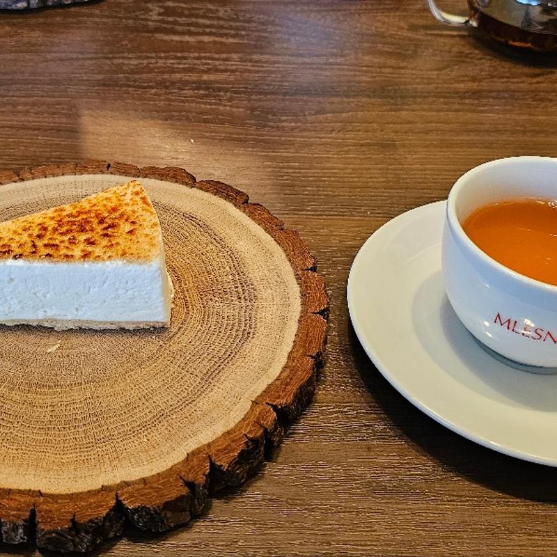 炙りチーズケーキ(Italian Kitchen VANSAN)