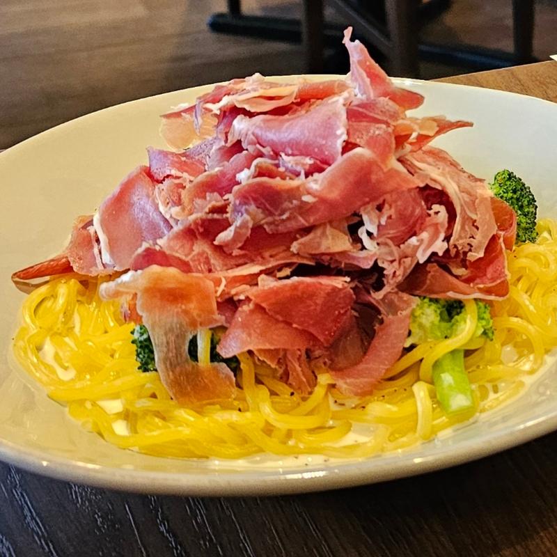 生ハムのせ放題クリームパスタ(Italian Kitchen VANSAN)