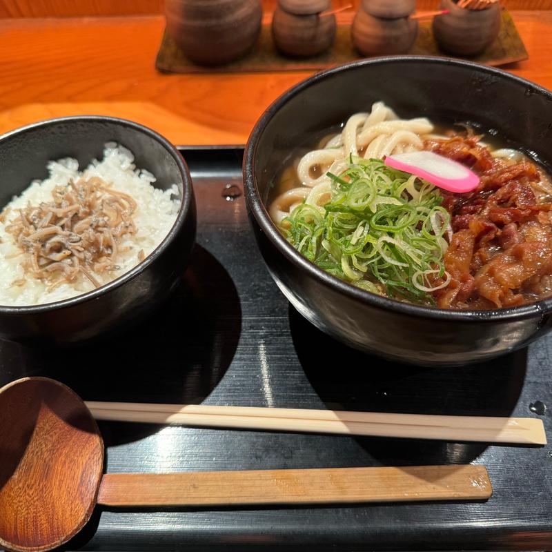 黒豚の肉うどん(雅楽 （がらく）)