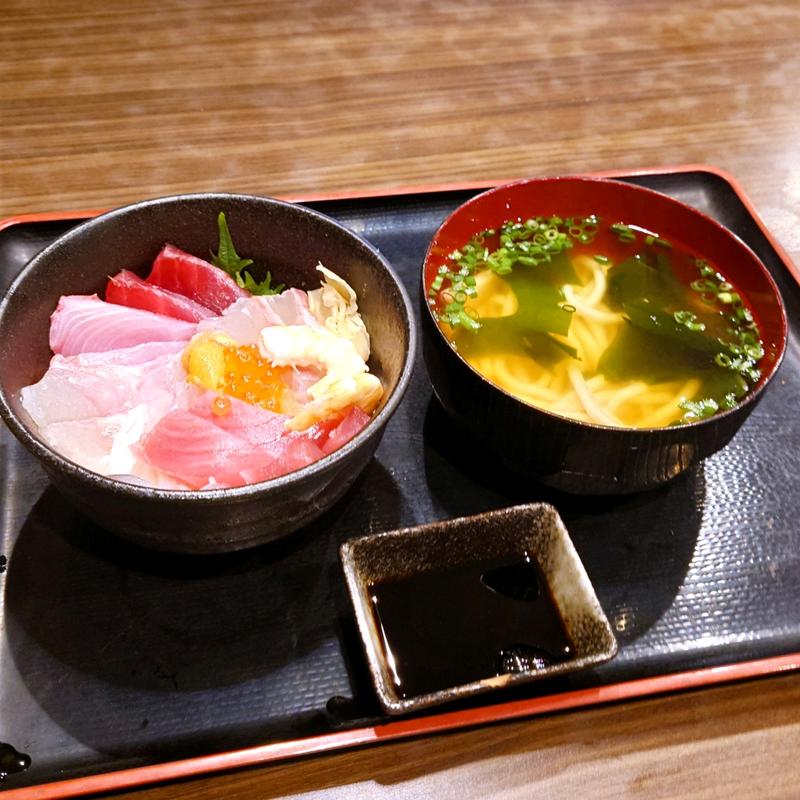 海鮮丼ミニうどん付(嘉麻うどん めん蔵(めんぞう))