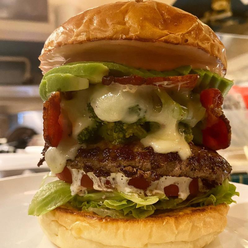 ブロッコリーチーズバーガー アボガド ベーコン(Authentic)