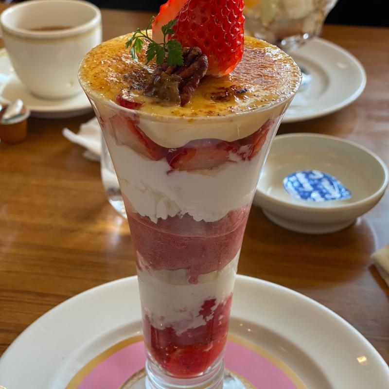 苺ブリュレ(ロイヤルホスト九段下店)