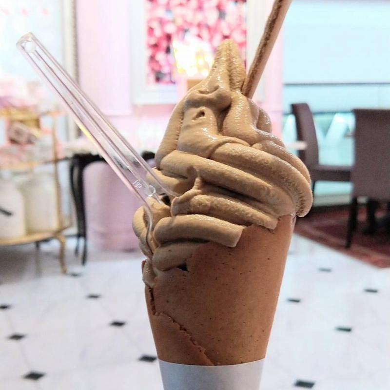 ロイヤルミルクティーソフトクリーム(ル サロン ド ニナス 小田急百貨店新宿)