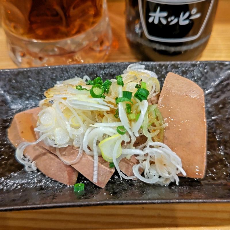 塩レバーねぎまみれ(国民酒場 じぃえんとるまん 関内マリナード店)