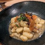 ジャガイモのニョッキ 北海道ツブ貝と本カラスミのバターソース