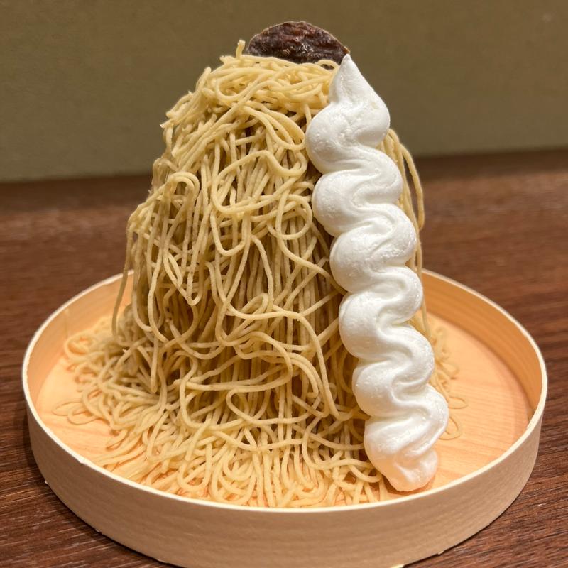 黄金モンブラン(和栗モンブラン専門店栗りん 日本橋コレド室町店)