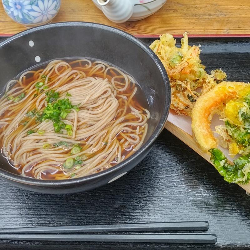 きらく蕎麦(水見色きらく市 )