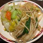 ビーフンと塩焼きそばと野菜炒め(台北夜市)