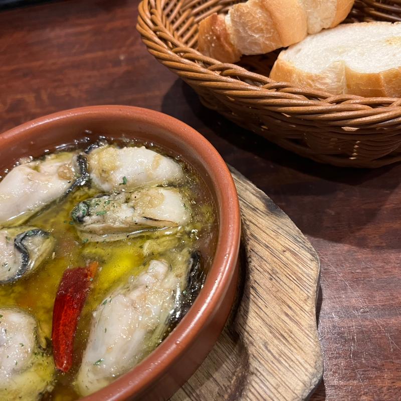 牡蠣のガーリックオイル煮(居酒屋 牡蠣 やまと)