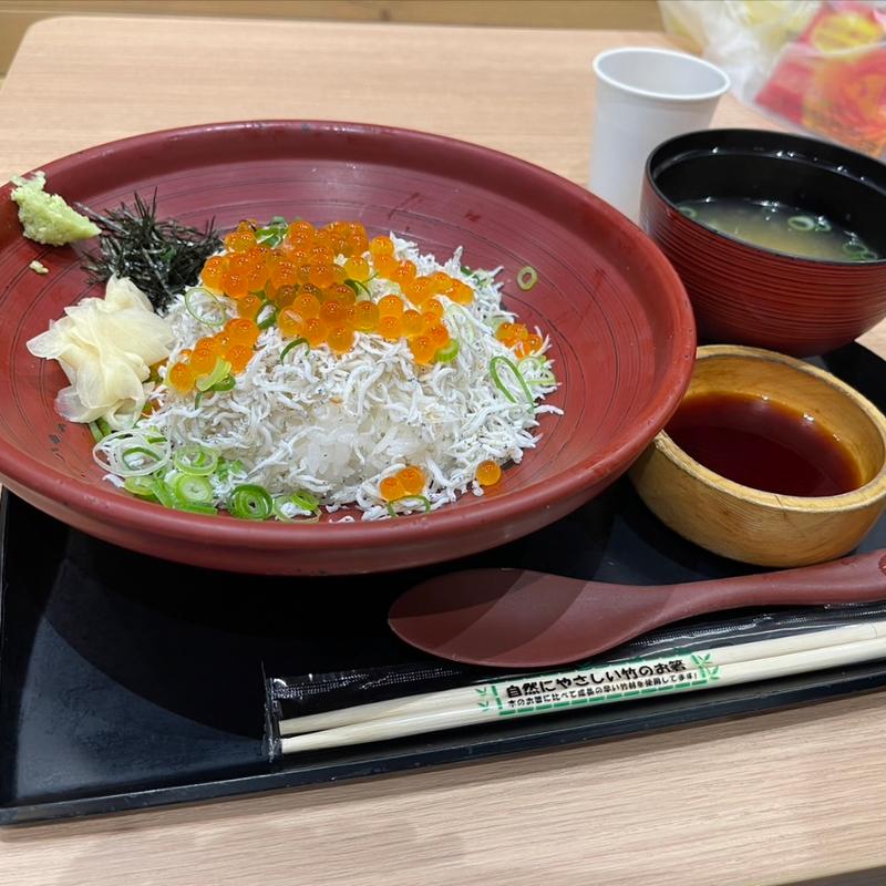 しらすいくら丼(魚太郎 一宮店)