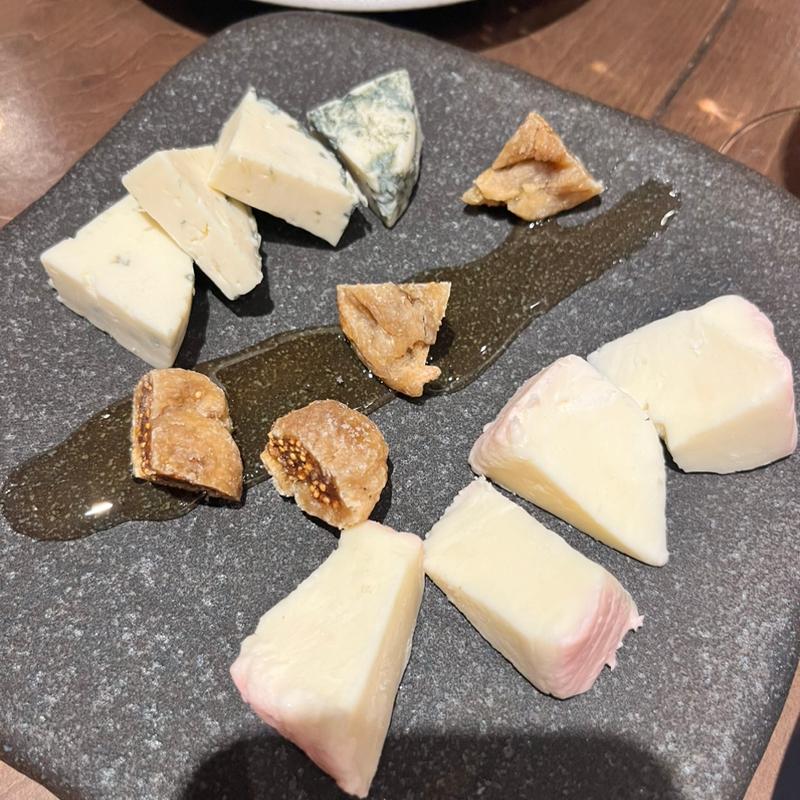チーズの盛り合わせ(エノテカ・イル・ジェンティーレ)
