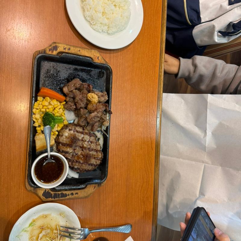 KUNI'S スペシャルコンボ(炭焼ステーキくに 越谷レイクタウン店)