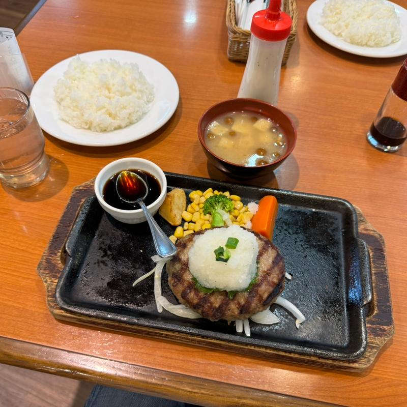 おろしハンバーグ(炭焼ステーキくに 越谷レイクタウン店)