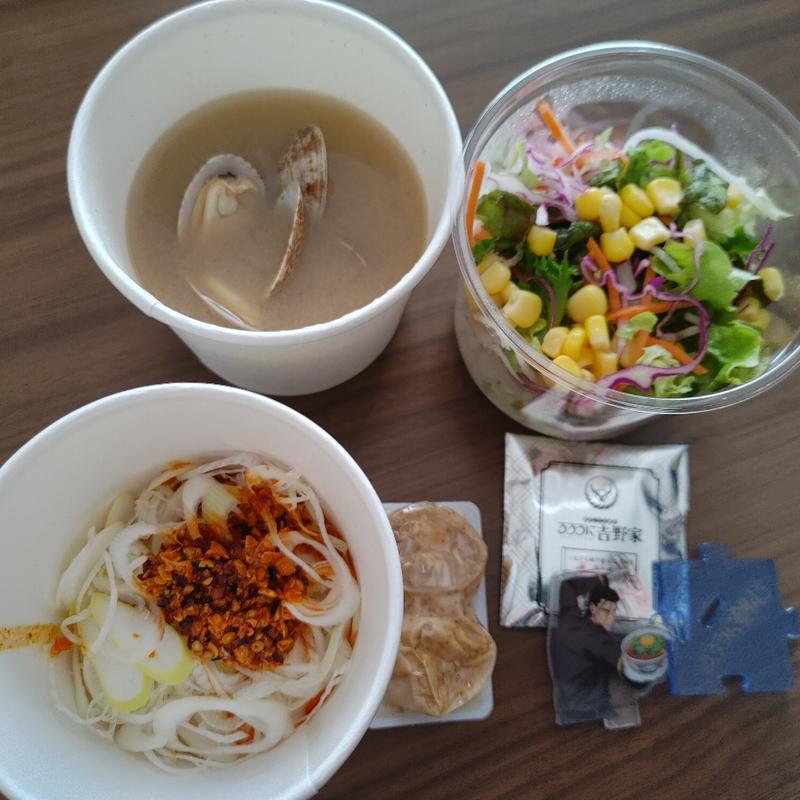 あさり汁＋生野菜サラダ＋ねぎラー油(吉野家 市川鬼高店)