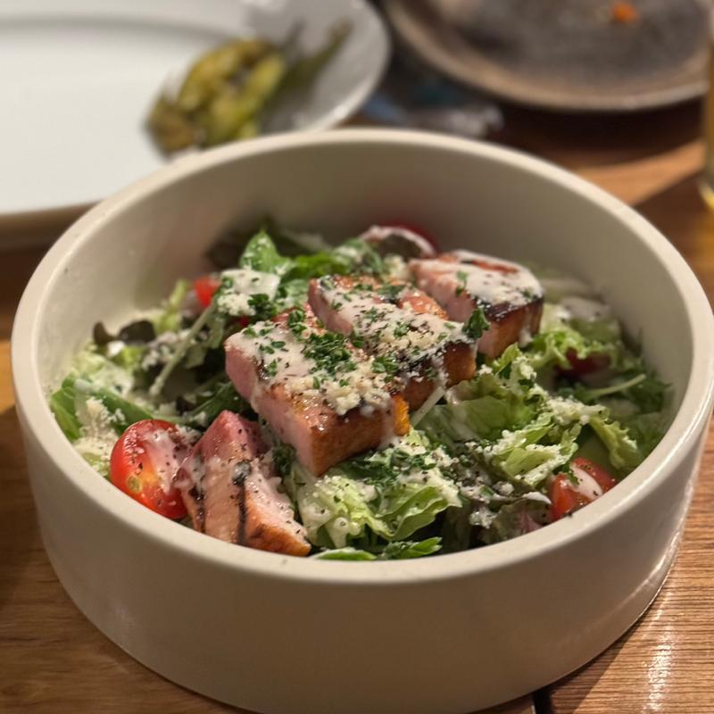 厚切りベーコンのシーザーサラダ(ButchersFactory)