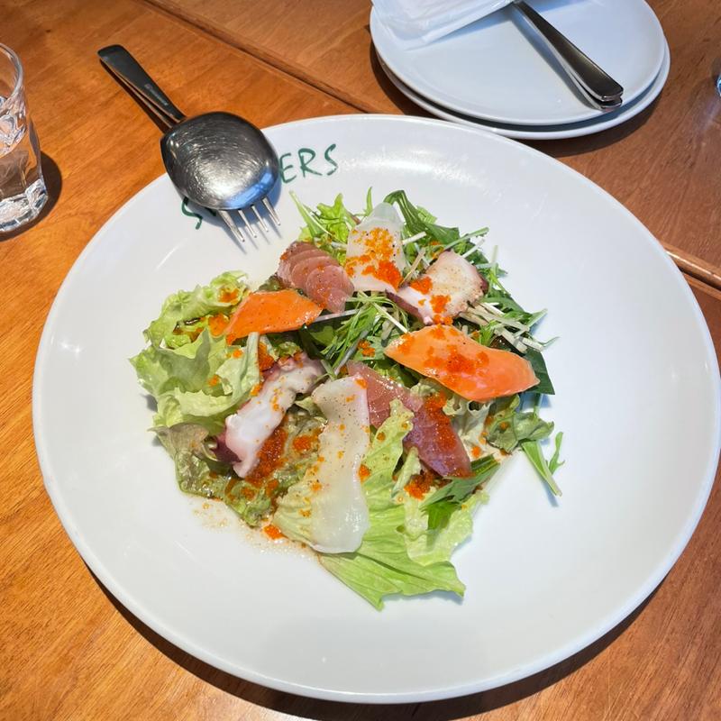 シーフード刺身のサラダ(SHUTTERS二子玉川)