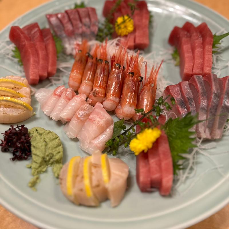 刺身盛り合わせ(かつ半)