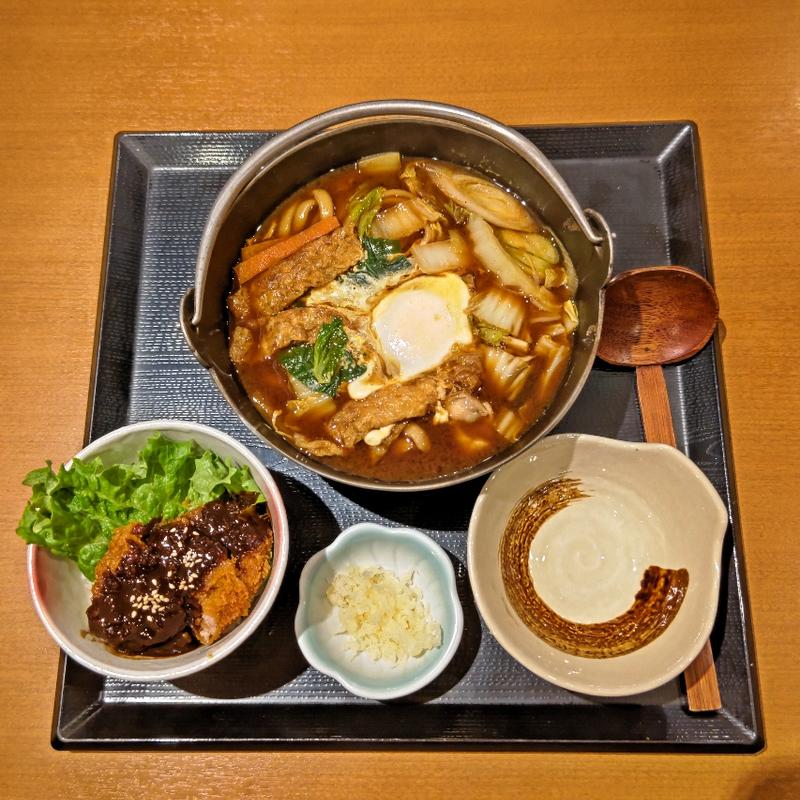 尾張風味噌煮込みうどん＋ミニ味噌カツ丼セット(味の民芸 丸山台店)