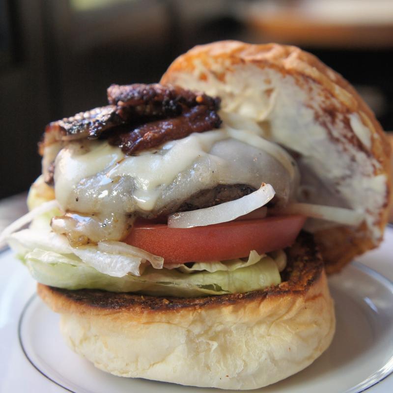 餅チーズベーコンバーガー(バーガーマニア 恵比寿店 （Burger Mania）)