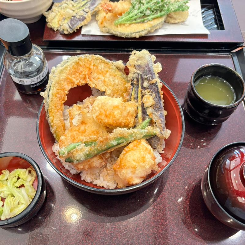 とりと半熟たまごの親子天丼(天ぷら 日本橋 咲久良 スマーク伊勢崎)