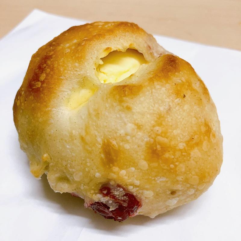 クランベリーとクリームチーズ(スギタベーカリー)