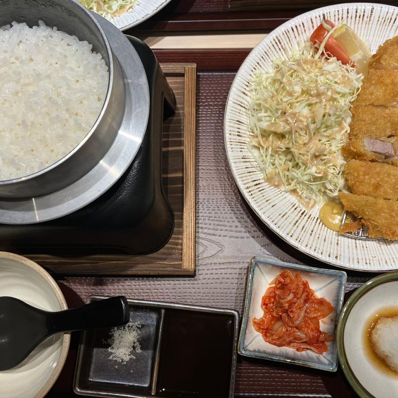 黒豚豚カツ定食(鹿児島の台所 くろ屋 鹿児島天文館店)