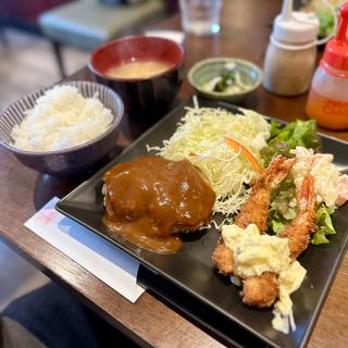 手作りハンバーグ&海老フライ定食(鈴屋珈琲)