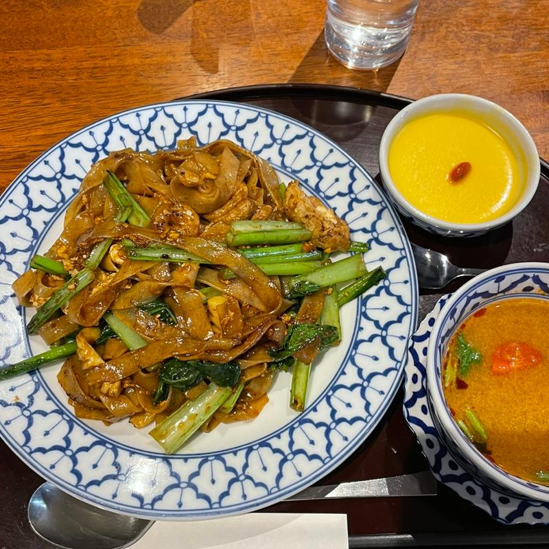 パッタイセット(メナムのほとり )